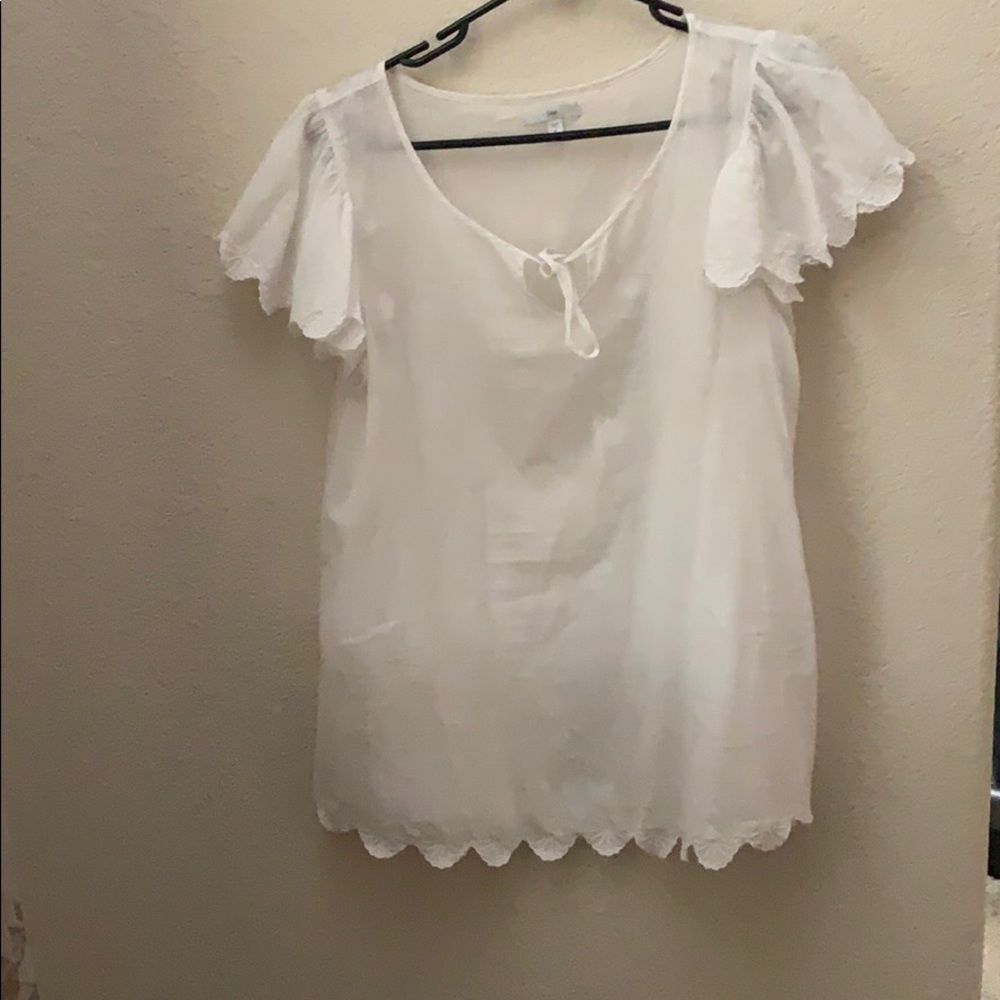 Cute, super comfortable top.